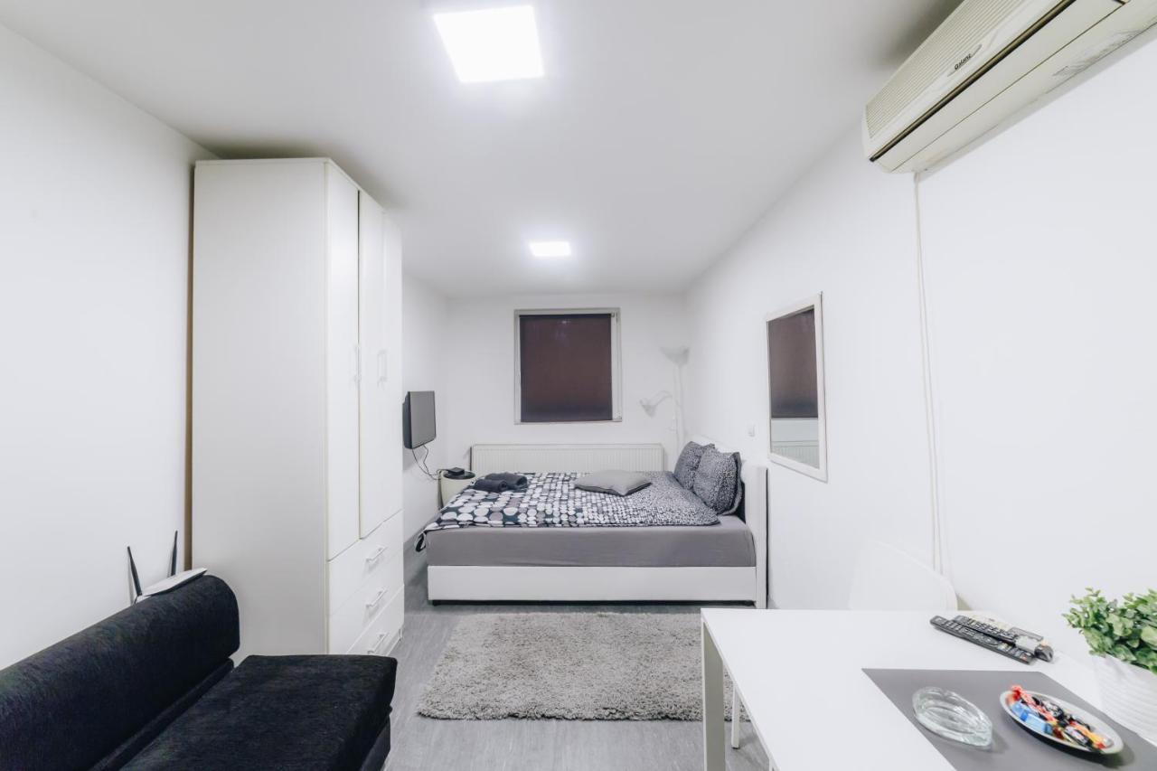 Apartments Luka 克拉古耶瓦茨 外观 照片