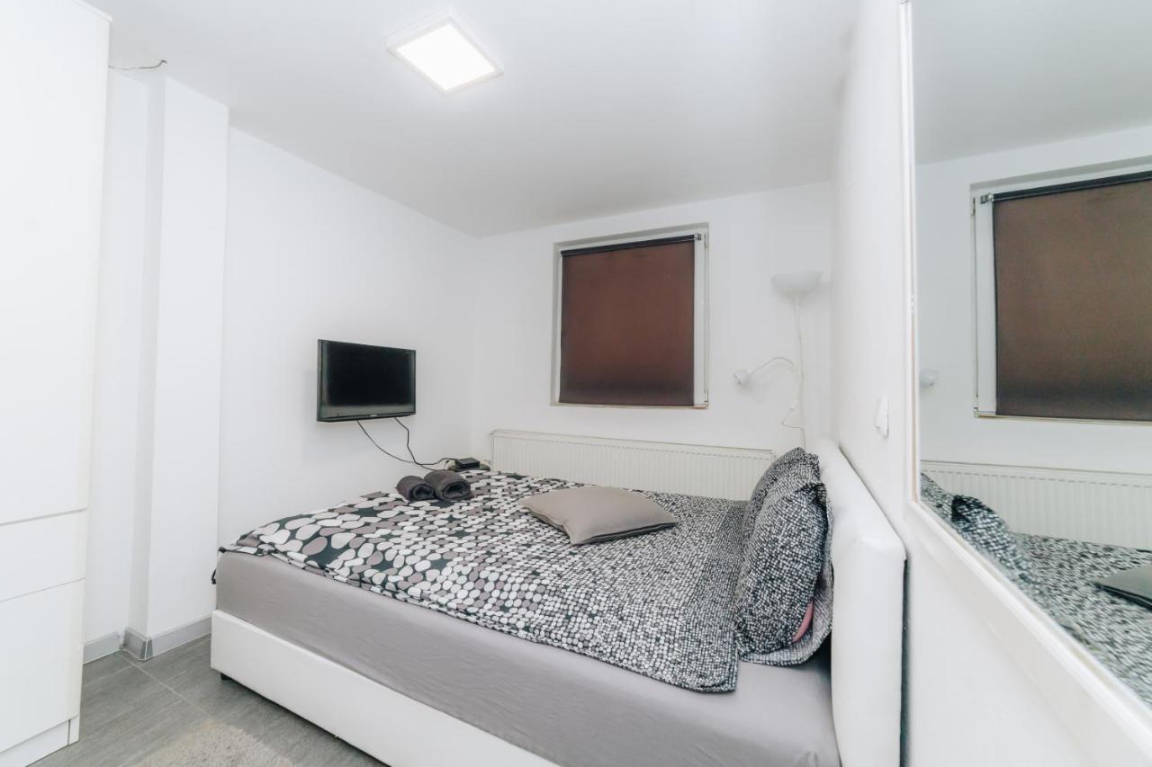 Apartments Luka 克拉古耶瓦茨 外观 照片